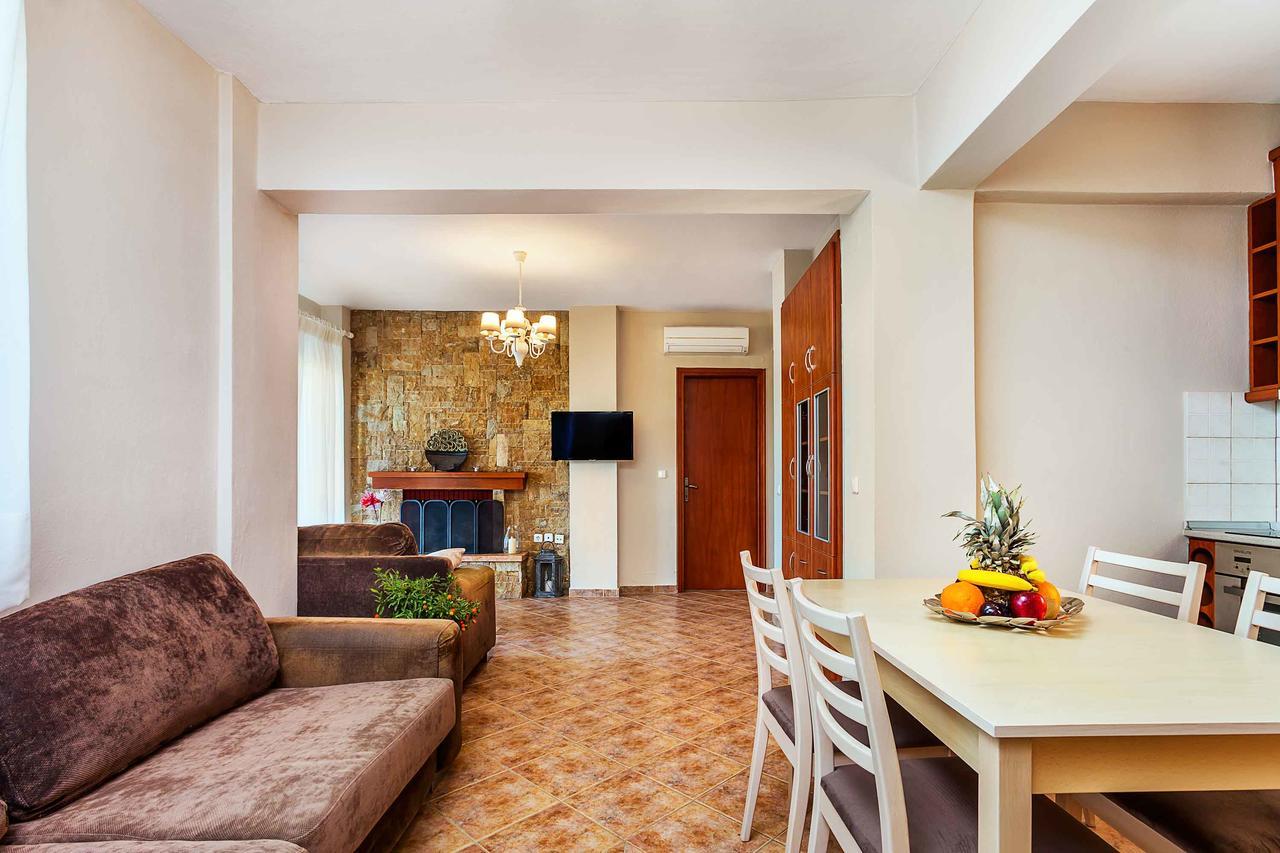 פוסידי Sunset Villas מראה חיצוני תמונה